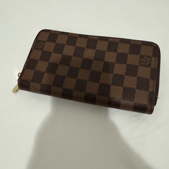 Louis Vuitton Brown Checkered Wallet - Picture 1 of 7